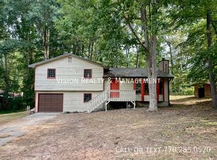 15 Queen Ct, Carrollton, GA 30116