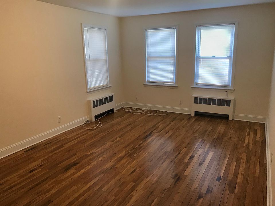 2nd image of 1 Stevens St APT 12