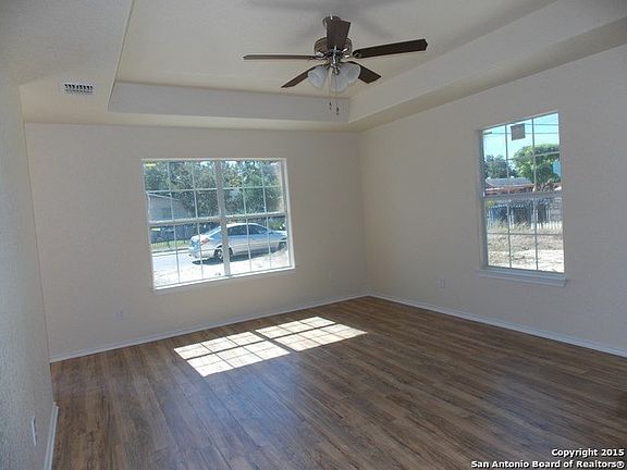 4th image of 1711 W Gerald Ave