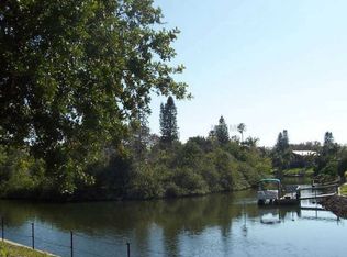 2210 Riverbluff Pkwy, Sarasota, FL 34231
