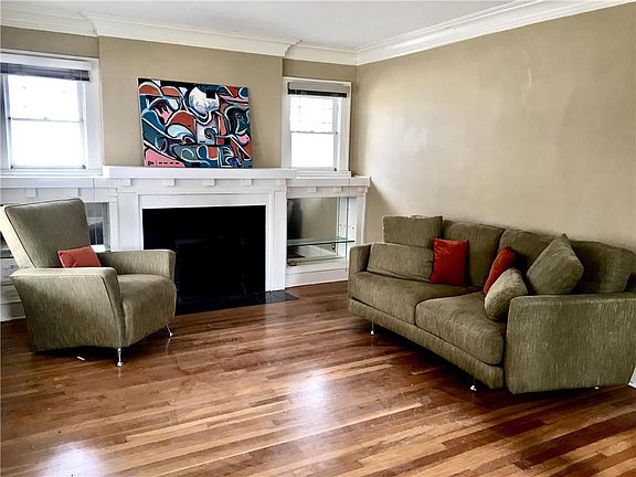 3rd image of 5641 Charlotte St
