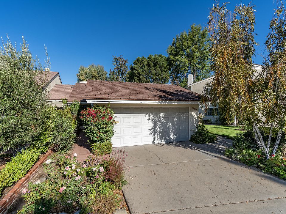 1st image of 32015 Waterside Ln