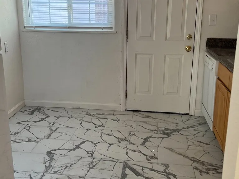 142 Alturas Ave #D — Photo 6