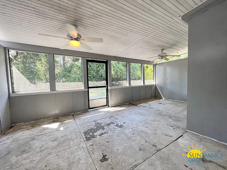 108 Memorial Pkwy NW — Photo 19