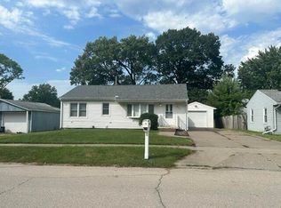 805 Wier St, Muscatine, IA 52761