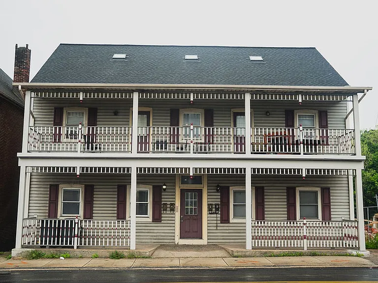 137-139 Main Street — Photo 1