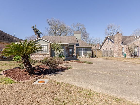 3rd image of 2824 Brentwood Dr