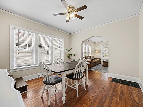 5th image of 6221 Hedge Ave