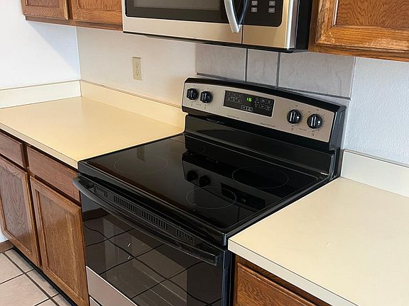 2nd image of 483 Stratford Way