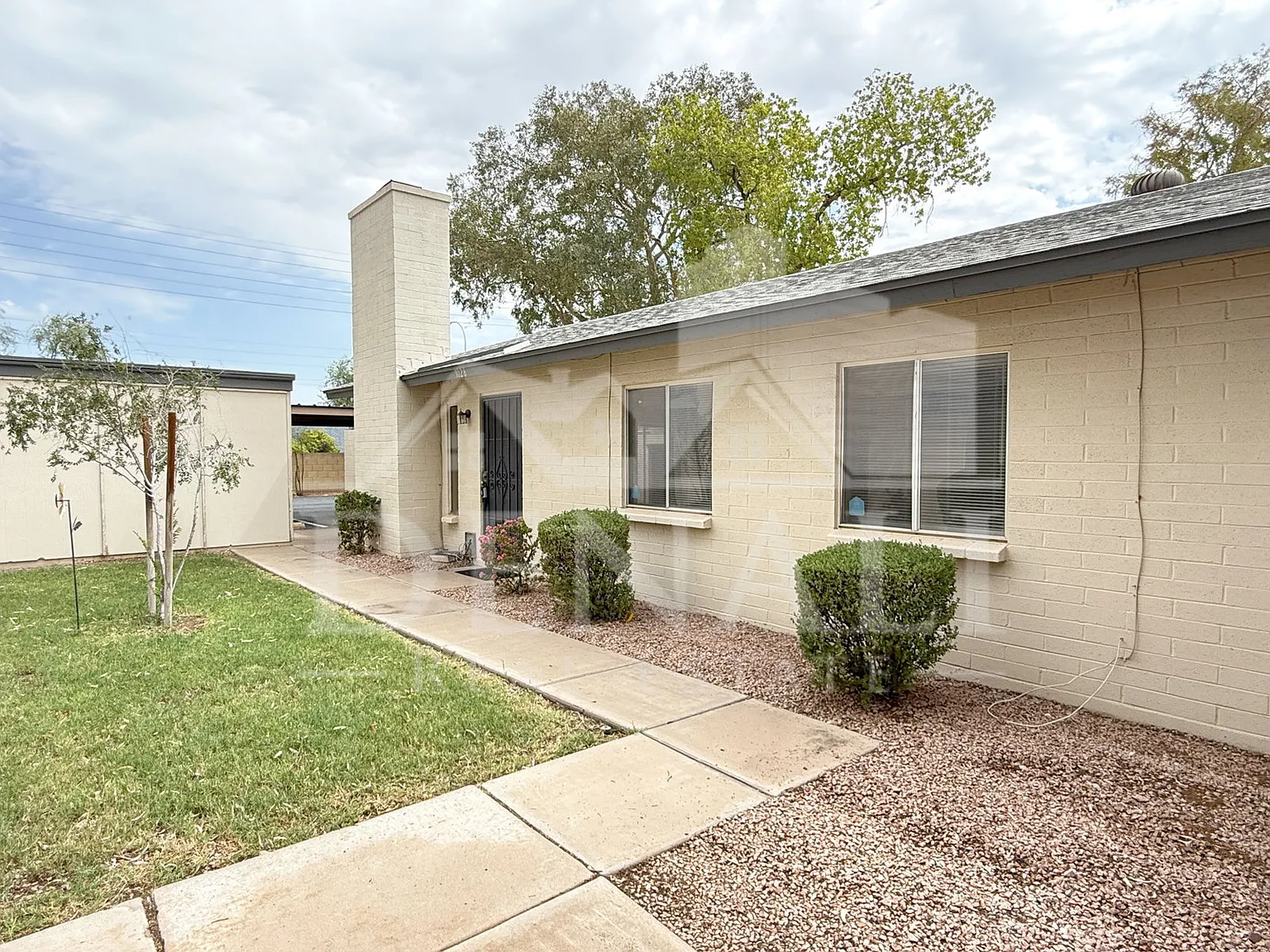 3 bed, 2.0 bath, 1092 sqft, $1,895 — Photo 3