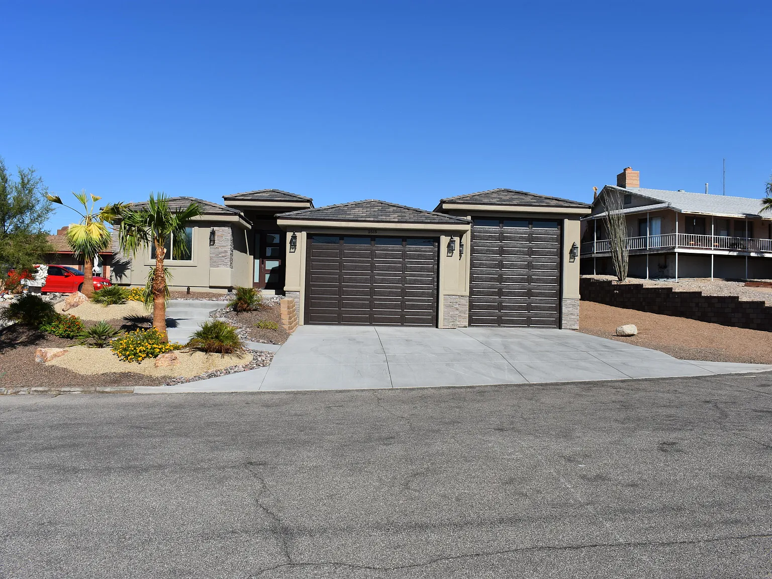 3 bed, 3.0 bath, 1971 sqft, $2,650 — Photo 1