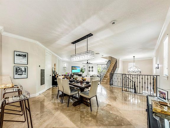 5th image of 824 SW 10th Street #1