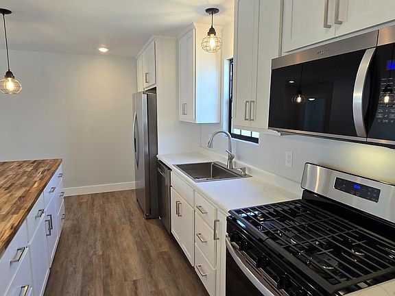 5th image of 208 Franklin St