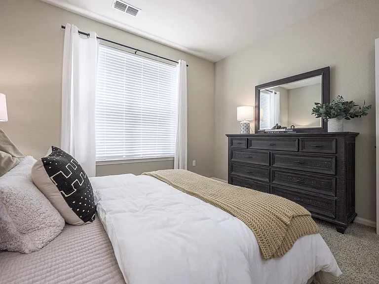 Spring Creek Apartments — Photo 33