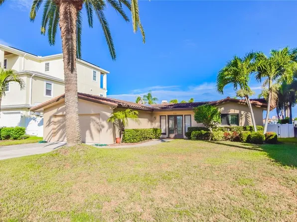 320 Bath Club Blvd N, North Redington Beach, FL 33708