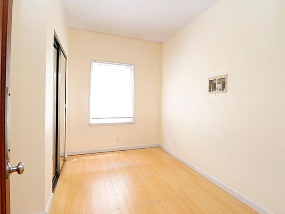 3rd image of 1749 Oxford St APT 19