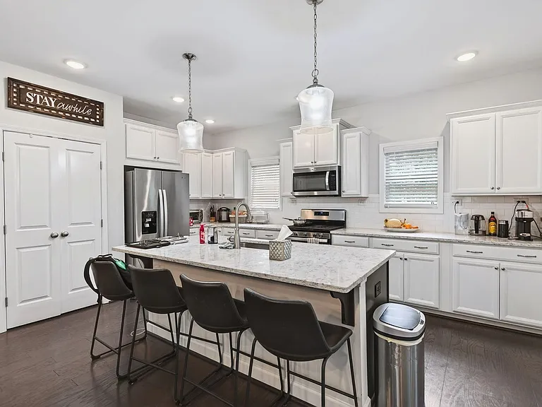 2860 Boone Dr NW — Photo 5