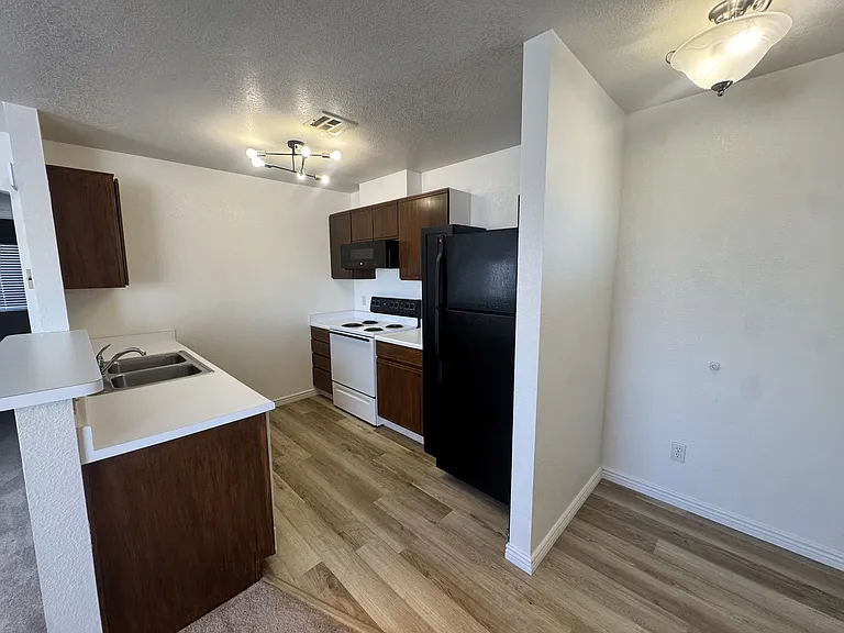 3423 McCormick Blvd #204-1 — Photo 6