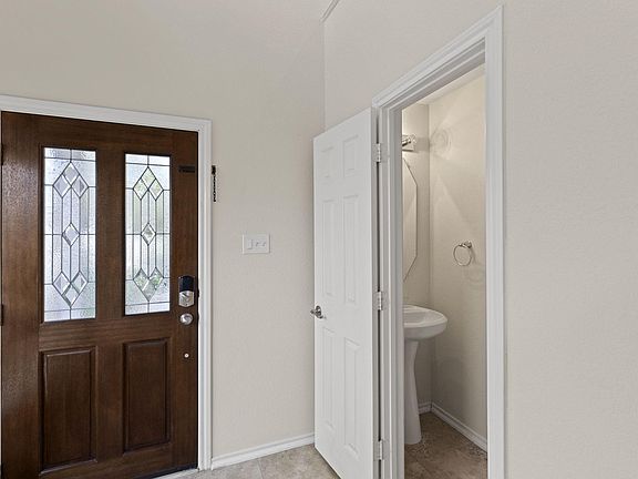 4th image of 6478 Calgary Woods Ln