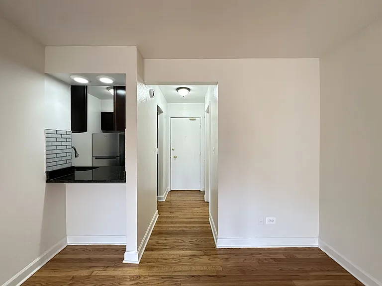 6830 N Sheridan Rd #264 — Photo 2