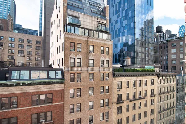 Rented by WAM Partners - William Moses Co. | media 24