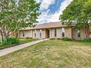 1513 Silverleaf Dr, Carrollton, TX 75007