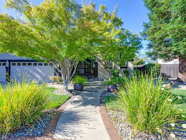 7029 Pembroke Way — Photo 5