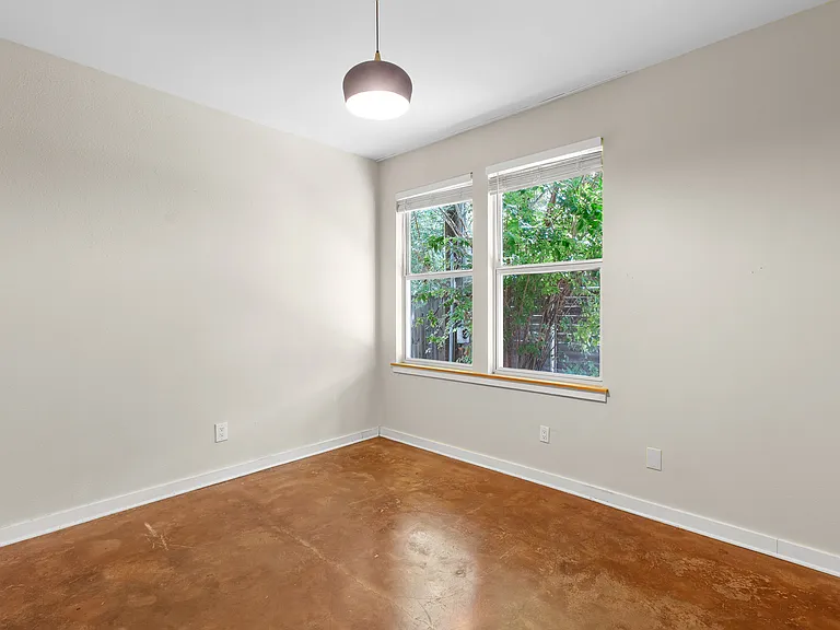 2314 S 5th St — Photo 7
