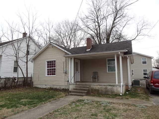 1st image of 231 W 15th St