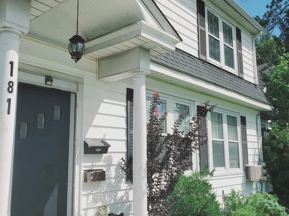 181 Strawberry Hill Ave #1, Stamford, CT 06902