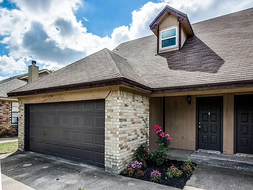 7716-7718 Sable Ln Photo 1