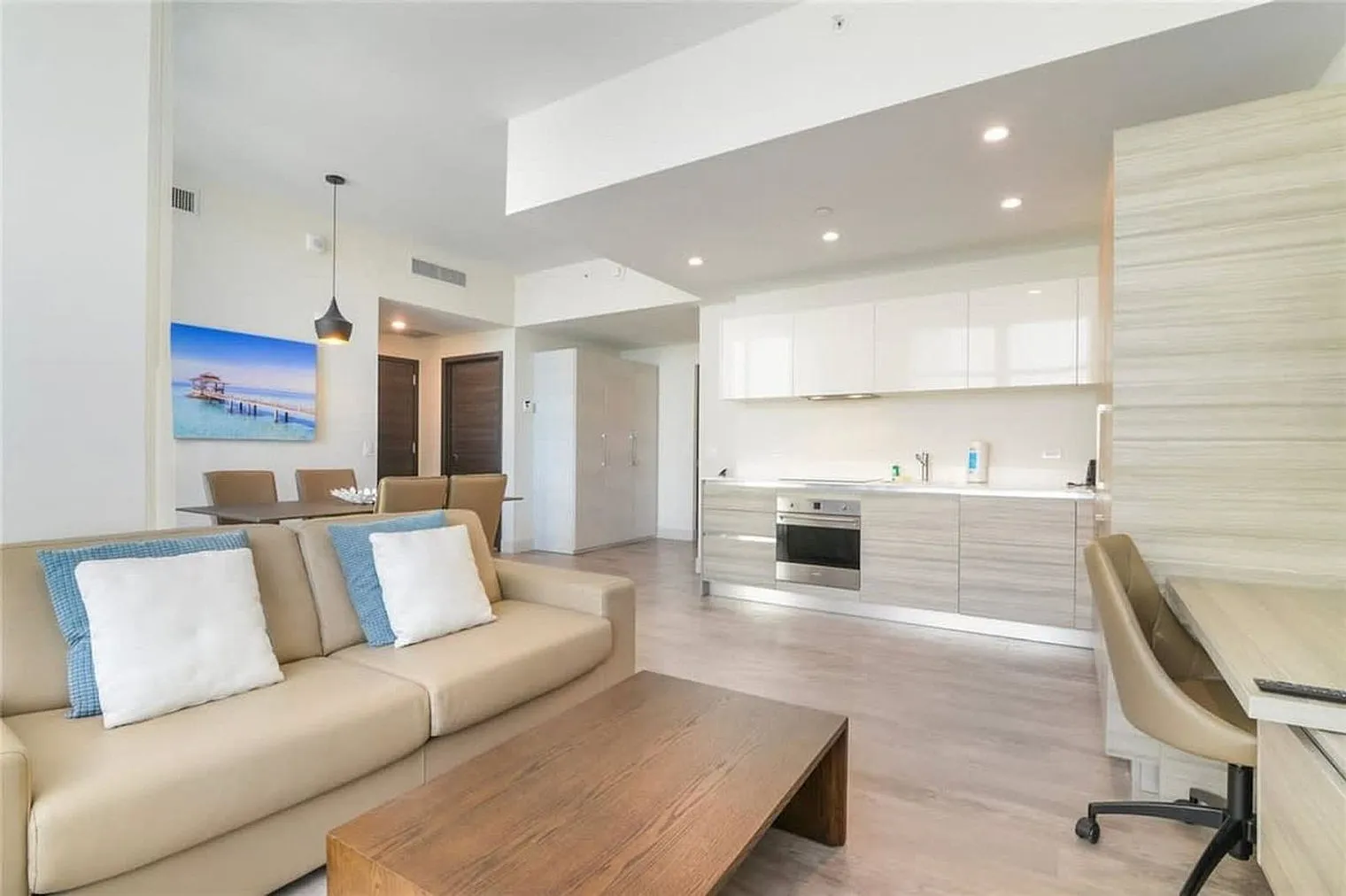 1 bed, 1.0 bath, 742 sqft, $2,550 — Photo 1