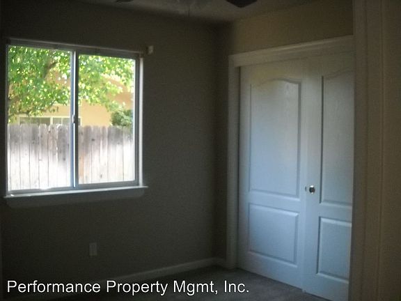 5th image of 1752 E Chennault Ave