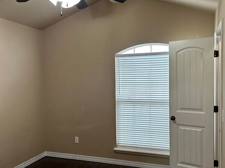 9313 Buccola Ave — Photo 11