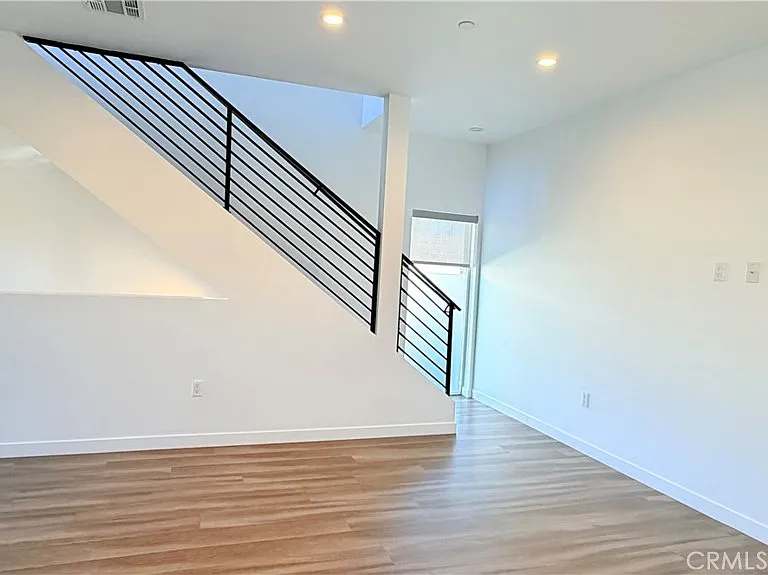 1418 S Cloverdale Ave — Photo 13