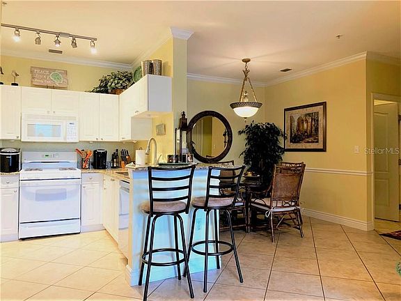 3rd image of 2721 Via Murano Unit 323