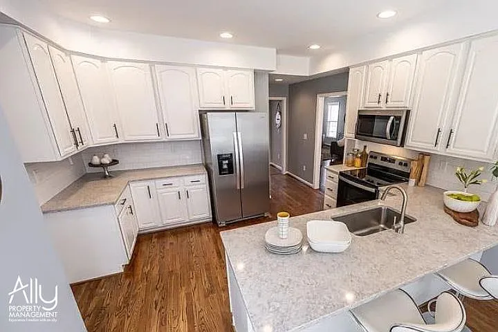 170 W Rosewood Dr — Photo 30