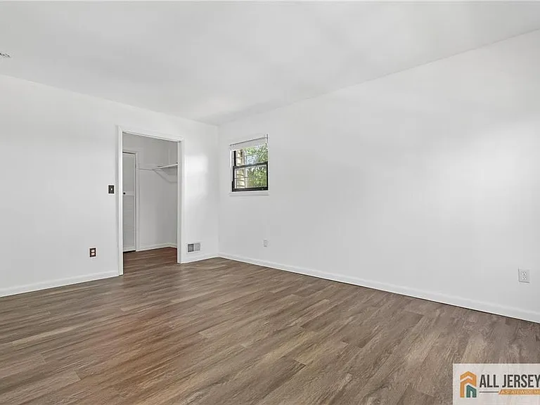 138 Orlando St #138 — Photo 18