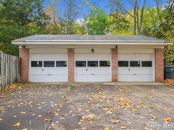 4th image of 3254 Brookshire Dr SE