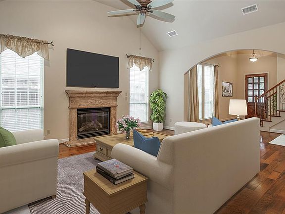 3rd image of 5041 Giverny Ln