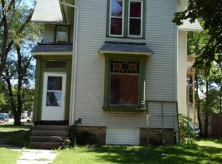 1304 S 6th St #1, Rockford, IL 61104