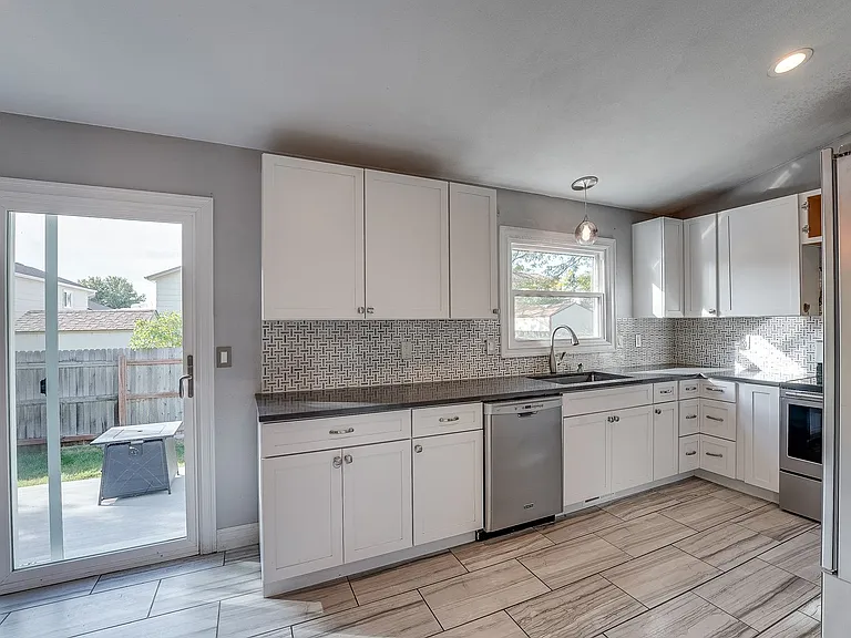 4274 Peach Tree Ct — Photo 6
