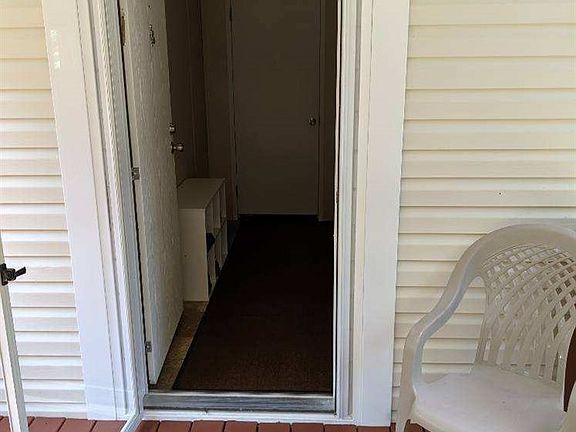 3rd image of 1408 NW Jay Bird Ln