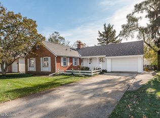 233 8th St, Downers Grove, IL 60515