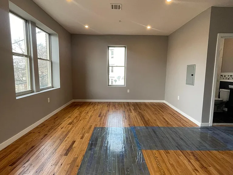 587 Central Ave #201 — Photo 2