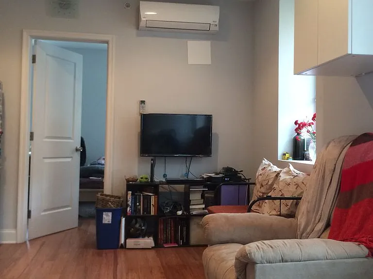2200 Saint Albans St #2 — Photo 3