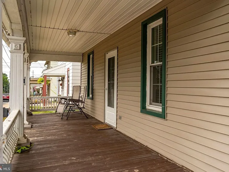 531 Main St — Photo 2