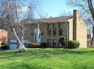 121 Evergreen Dr, Natrona Heights, PA 15065