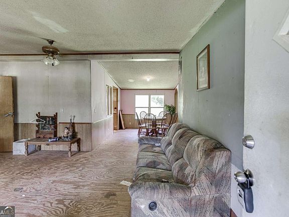 4th image of 4005 C Rogers Rd