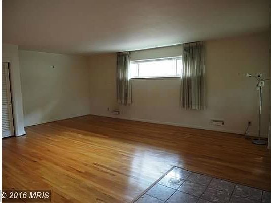 3rd image of 311 Glenrae Dr